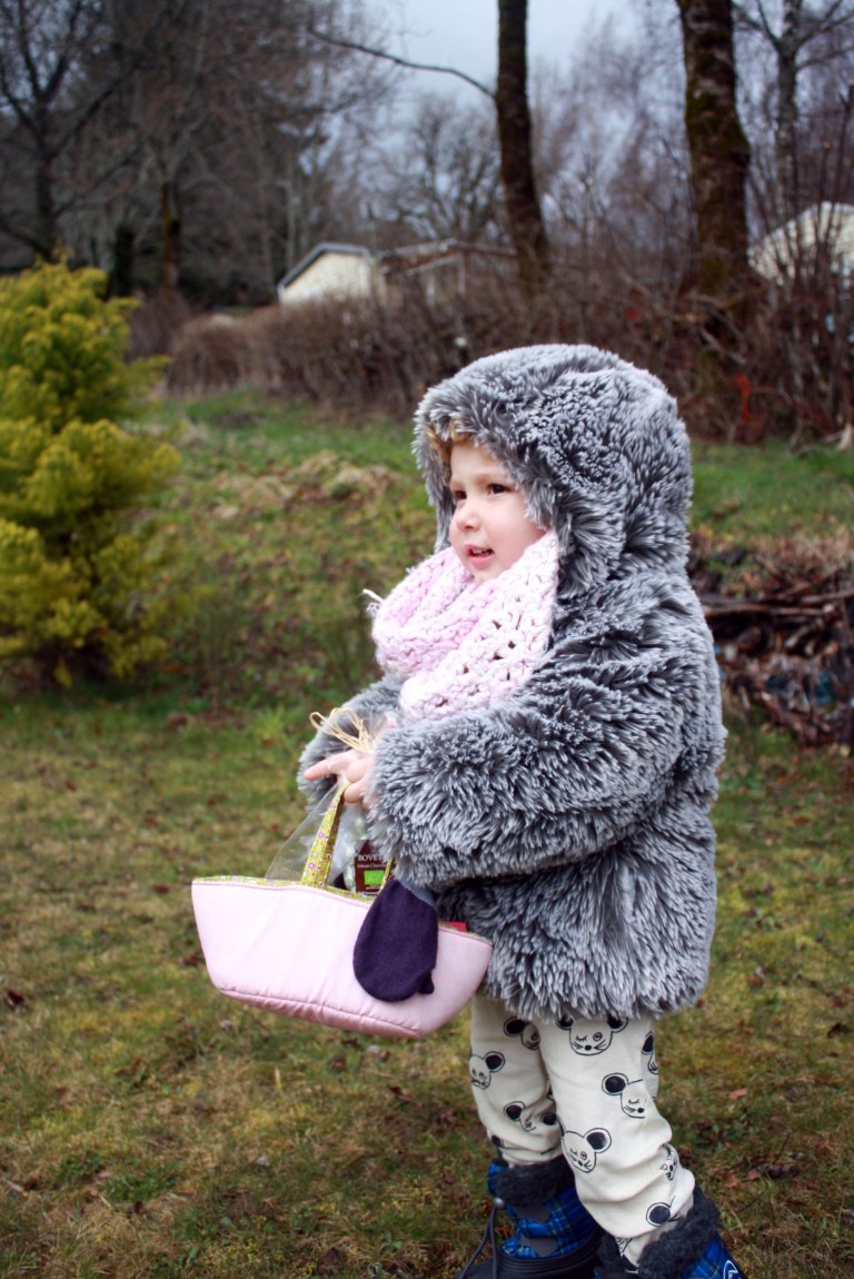 Paques Chasse oeufs chocolat montagne