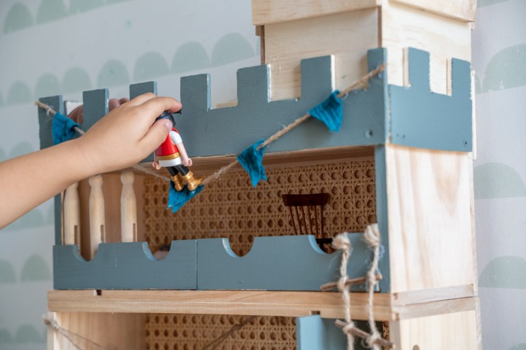 diy-chateau-fort-bois-recyclé-tutoriel-enfants (10 sur 21)